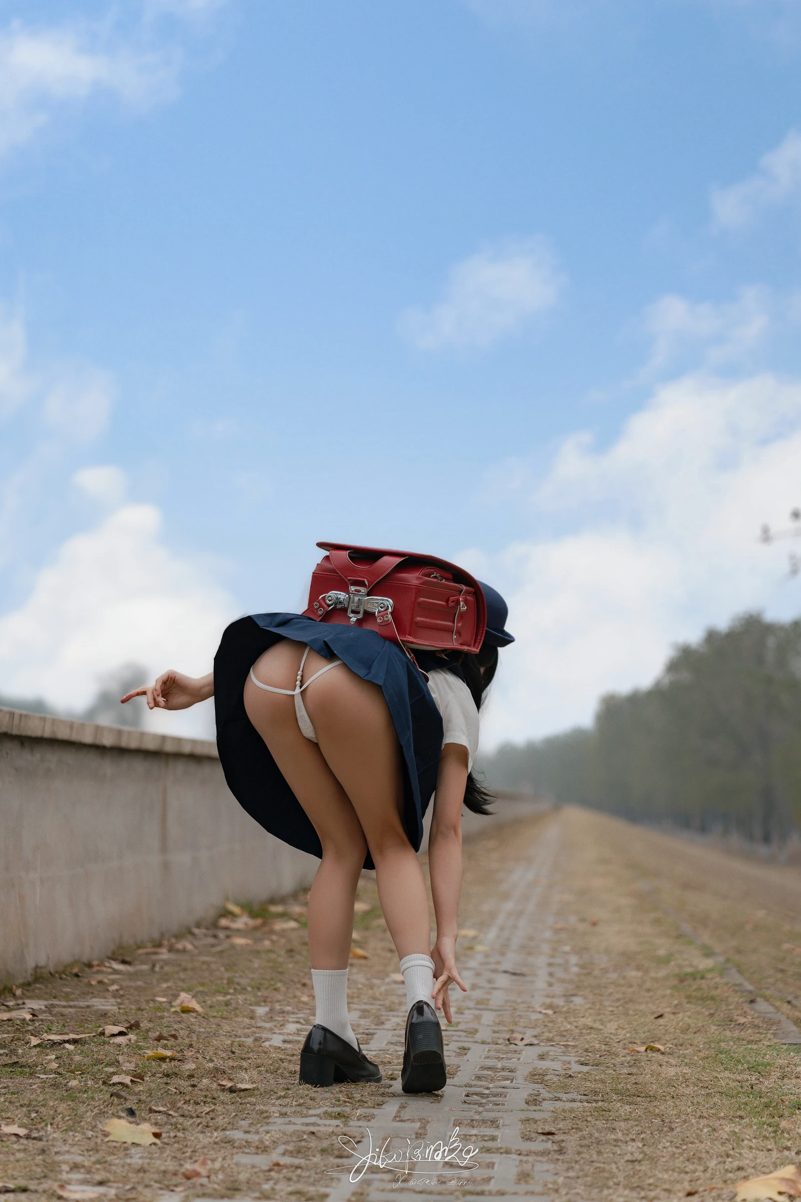 咬一口兔娘---捕获水手服-[76P1V-1.49GB]-6.webp
